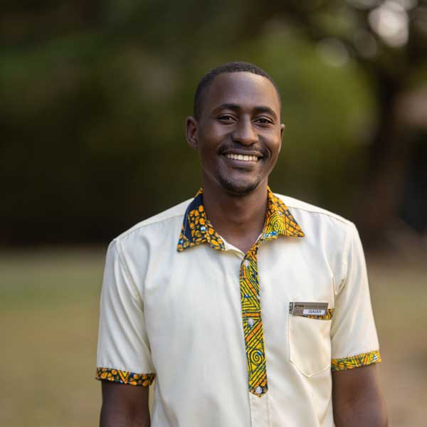 Kyambura Lodge Staff 01