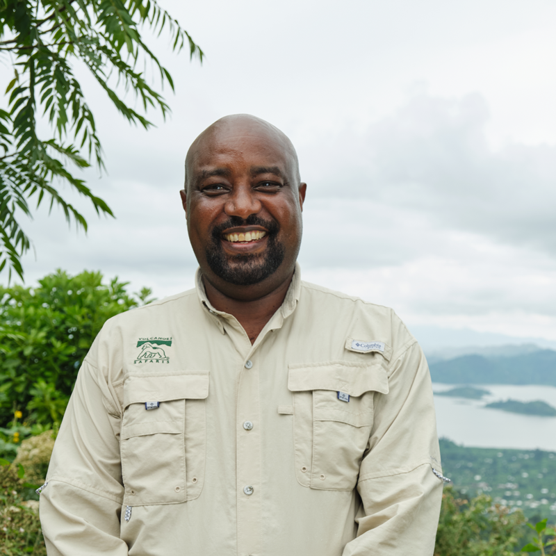 Volcanoes Safaris Staff 887