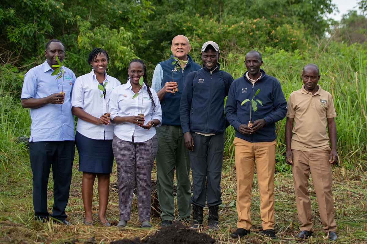 Volcanoes Safaris JGI Partnership AH1I3075 copy